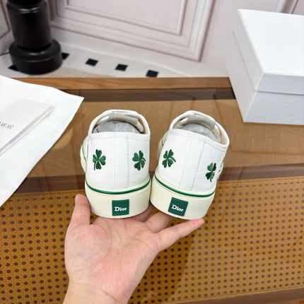 DIOR 26S LOW TOP SNEAKERS 35MM IN WHITE CANVAS WITH CLOVER EMBROIDERY