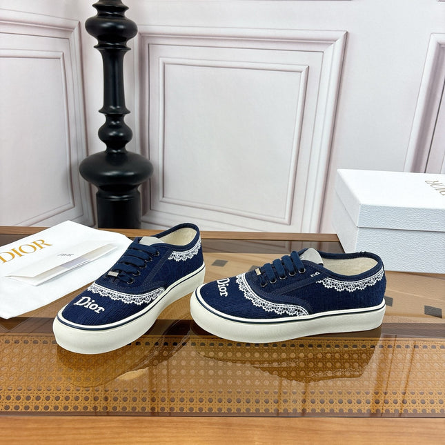 DIOR 26S LOW TOP SNEAKERS IN NAVY BLUE CANVAS WITH WHITE LACE TRIM & LOGO PRINT
