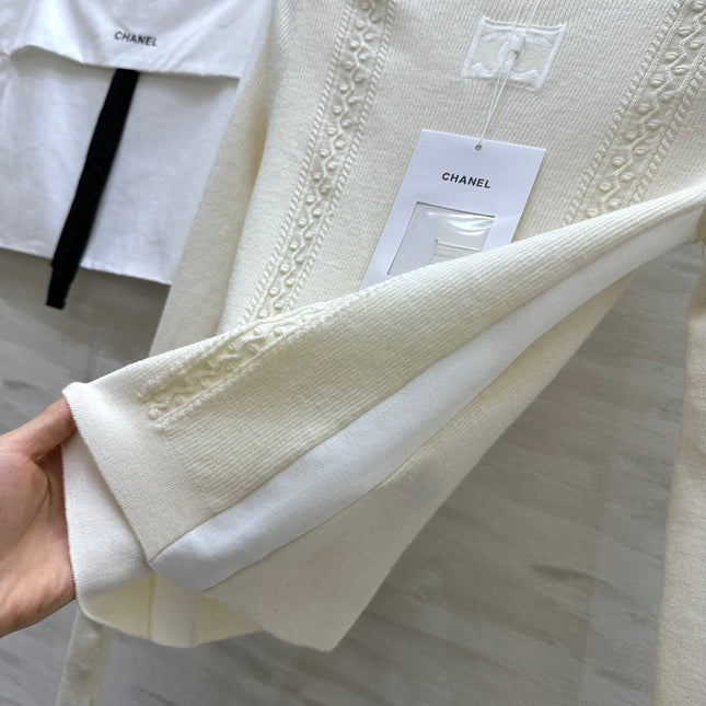 CHANEL 26S TURTLENECK SWEATER 679