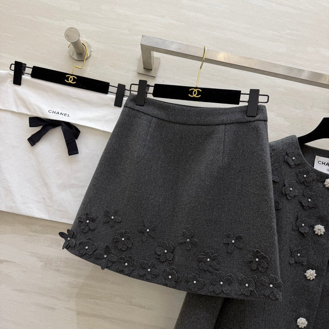 CHANEL 26S WOOL JACKET AND SKIRT SET 870