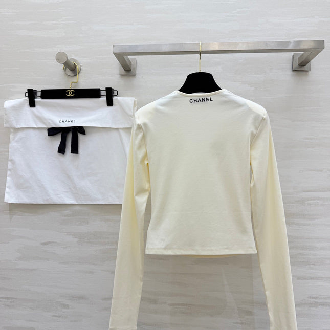 CHANEL 26S V-NECK SWEATSHIRT 974