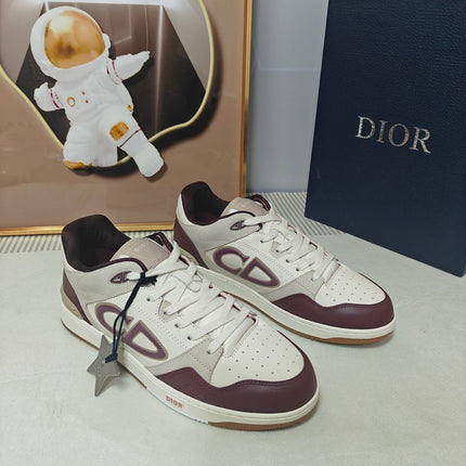 DIOR 26S LOW-TOP SNEAKER IN WHITE AND BURGUNDY RED CALFSKIN STYLE 02