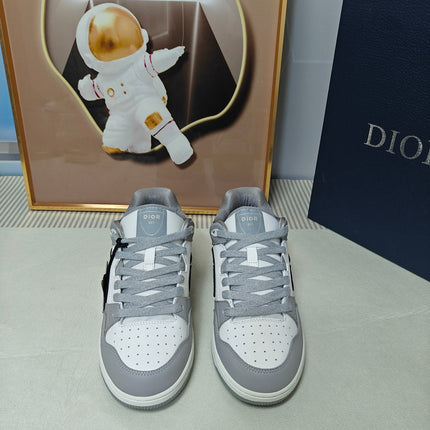 DIOR 26S LOW-TOP SNEAKER IN WHITE AND LIGHT GREY CALFSKIN