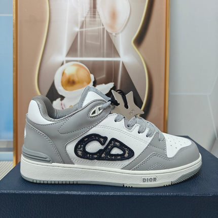 DIOR 26S LOW-TOP SNEAKER IN WHITE AND LIGHT GREY CALFSKIN