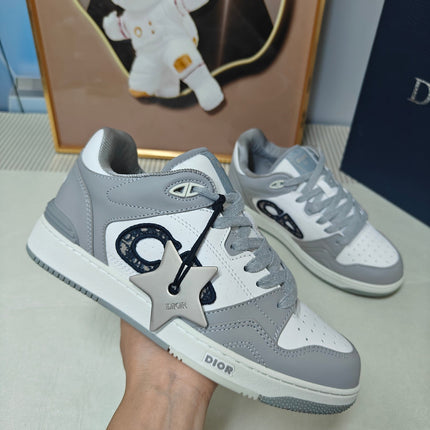 DIOR 26S LOW-TOP SNEAKER IN WHITE AND LIGHT GREY CALFSKIN
