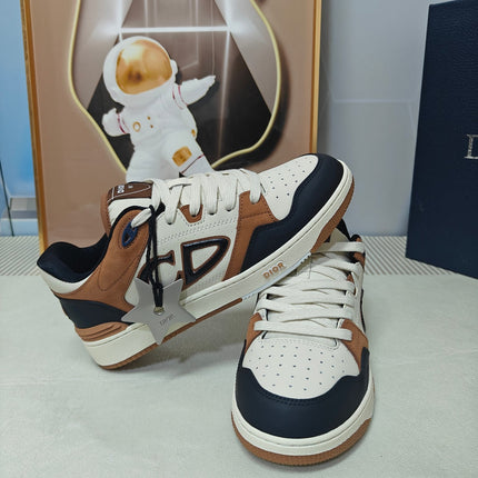 DIOR 26S LOW-TOP SNEAKER IN WHITE & BROWN AND BLACK CALFSKIN