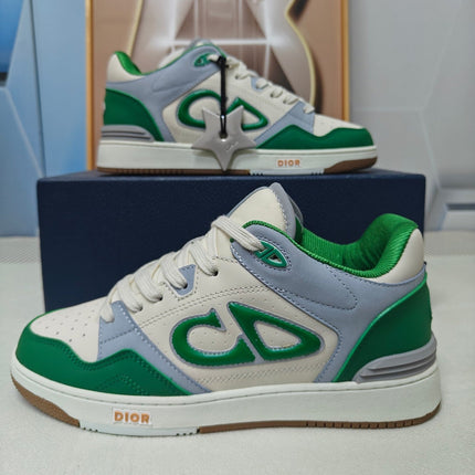 DIOR 26S LOW-TOP SNEAKER IN WHITE AND GREEN CALFSKIN