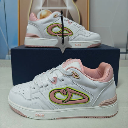 DIOR 26S LOW-TOP SNEAKER IN WHITE AND LIGHT PINK CALFSKIN