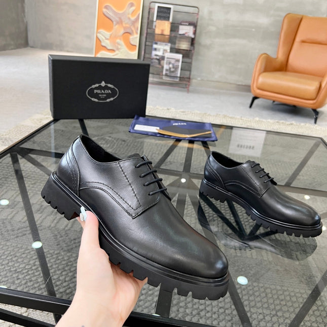 PRA LACE-UP SHOES IN BLACK CALFSKIN