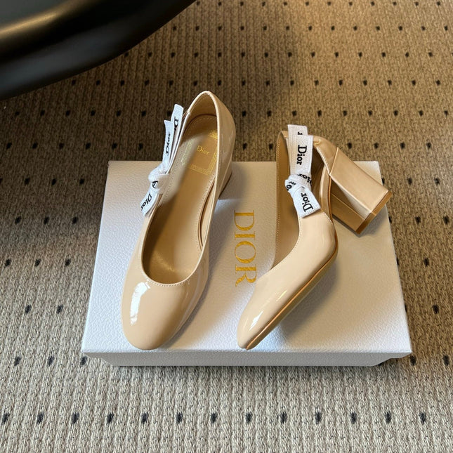 DIOR 26S HIGH HEELS 80 MM IN BEIGE PATENT CALFSKIN WITH RIBBON BOW