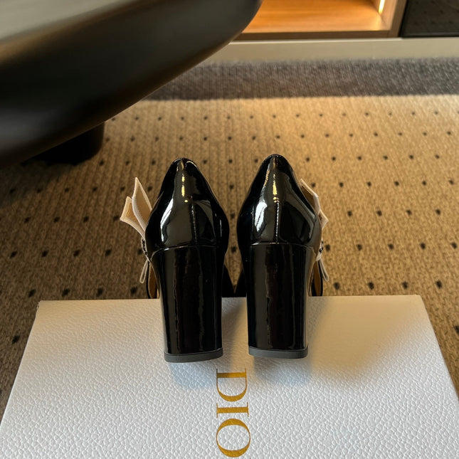 DIOR 26S HIGH HEELS 80 MM IN BLACK PATENT CALFSKIN WITH RIBBON BOW