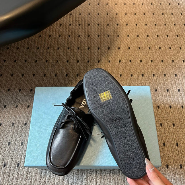 PRADA 26S LACE UP SQUARE TOE LOAFERS IN BLACK CALFSKIN