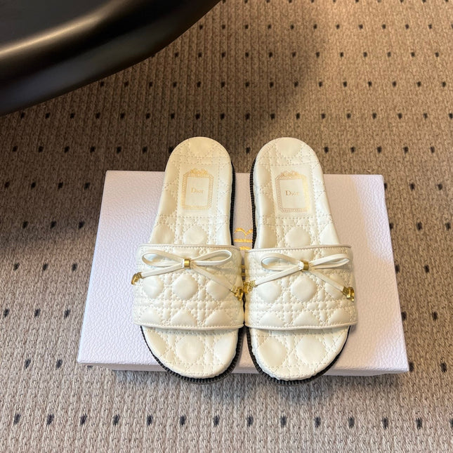 DIOR 26S SLIDES IN WHITE CALFSKIN WITH BOW