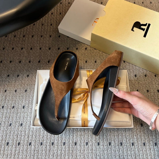 THE ROW 26S THONG SANDALS IN CARAMEL BROWN SUEDE