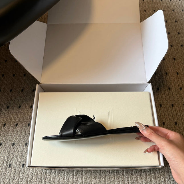 YSL 26S TWISTED-STRAP FLAT SANDALS IN BLACK LAMBSKIN