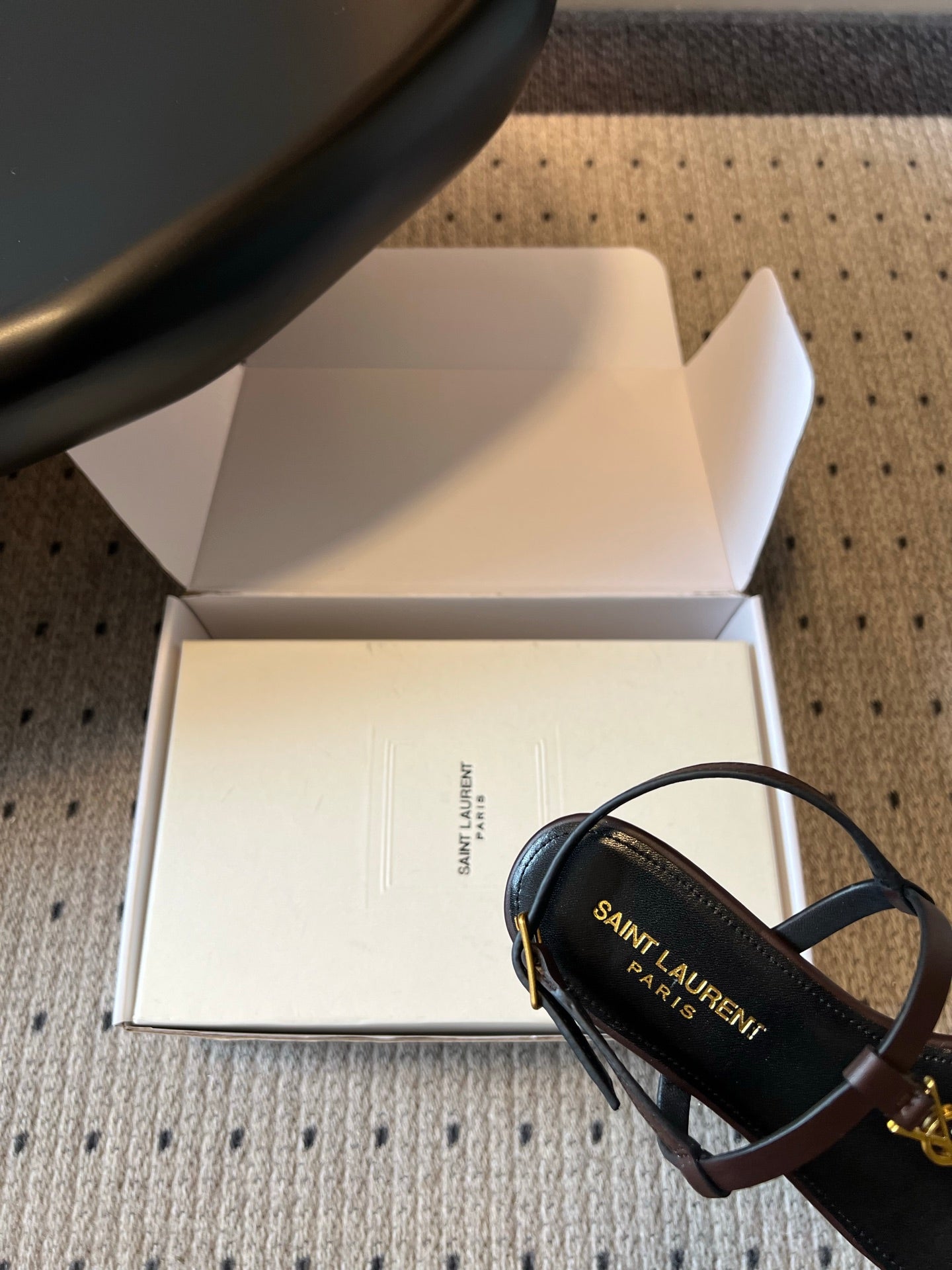 YSL 26S THONG SANDALS IN CHOCOLATE BROWN CALFSKIN WITH GOLD HARDWARE