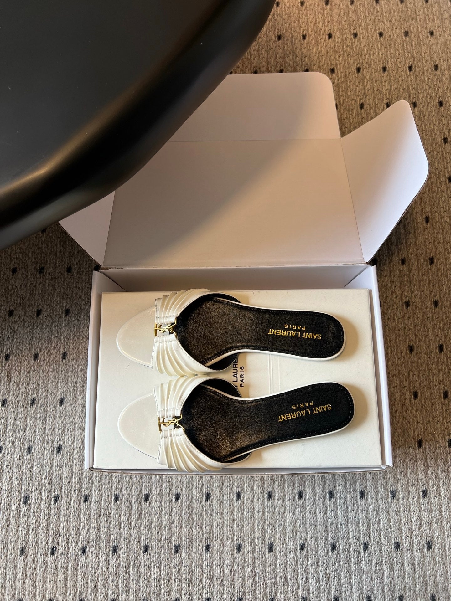 YSL 26S BABYLONE FLAT MULES IN WHITE LAMBSKIN