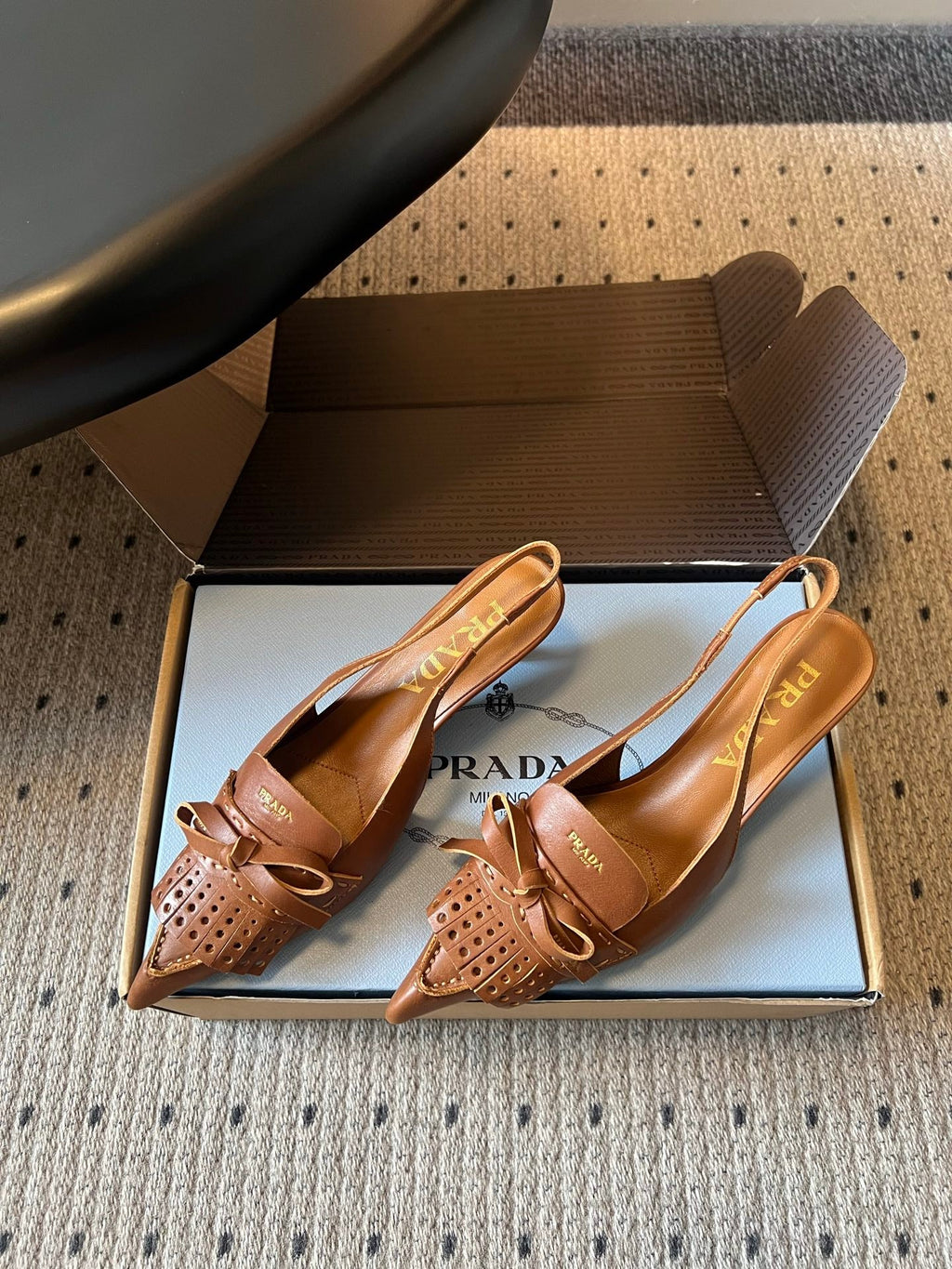 PRADA 26S POINTED TOE FRINGE BOW SLINGBACK PUMPS 55MM IN CARAMEL BROWN CALFSKIN