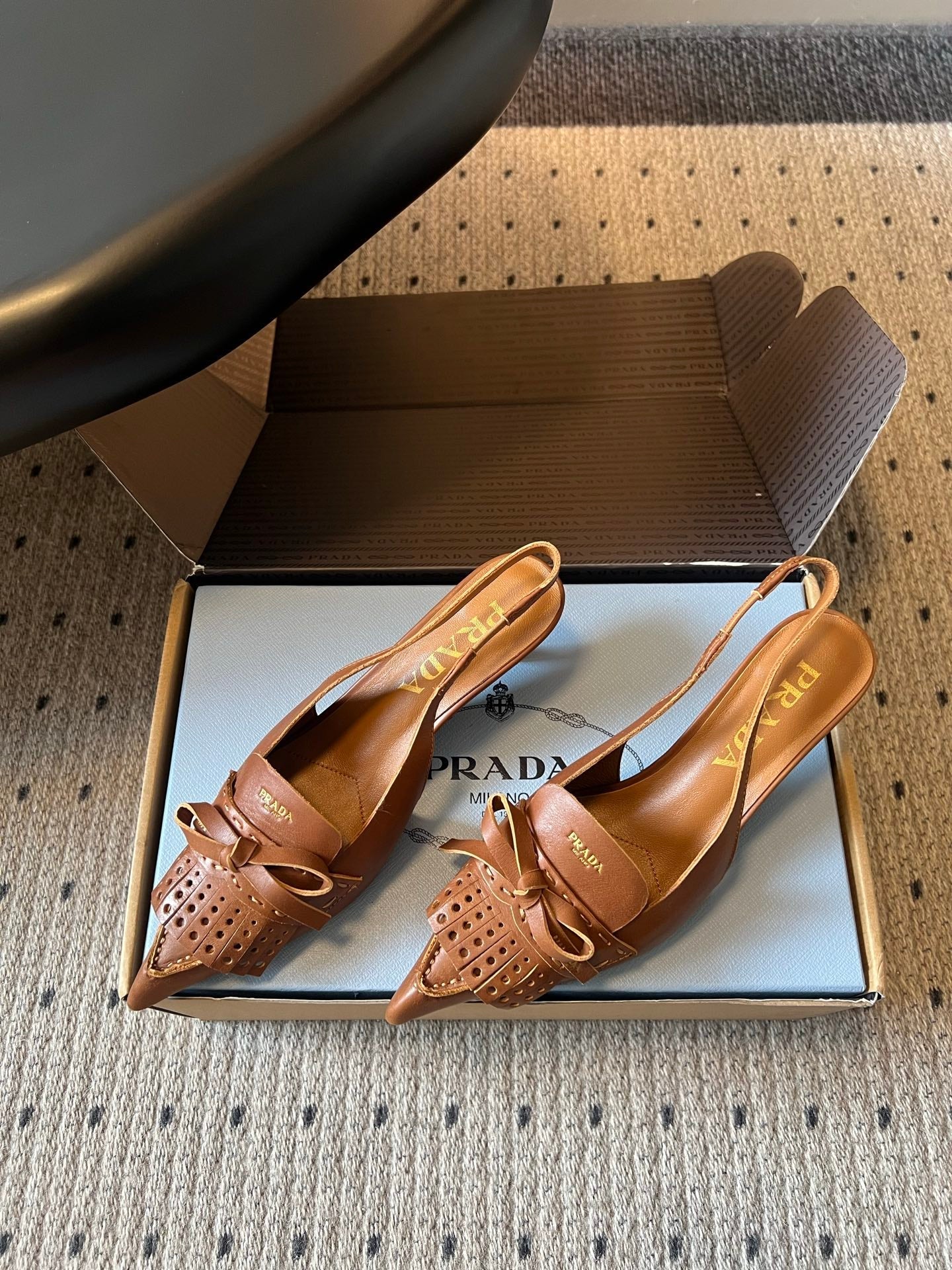 PRADA 26S POINTED TOE FRINGE BOW SLINGBACK PUMPS 55MM IN CARAMEL BROWN CALFSKIN