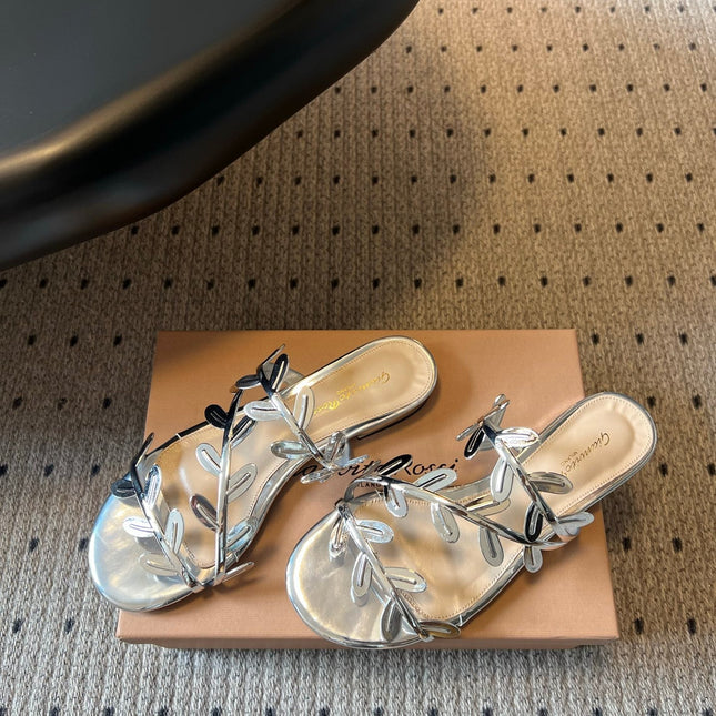 GIANVITO ROSSI 26S SANDALS IN SILVER LAMBSKIN