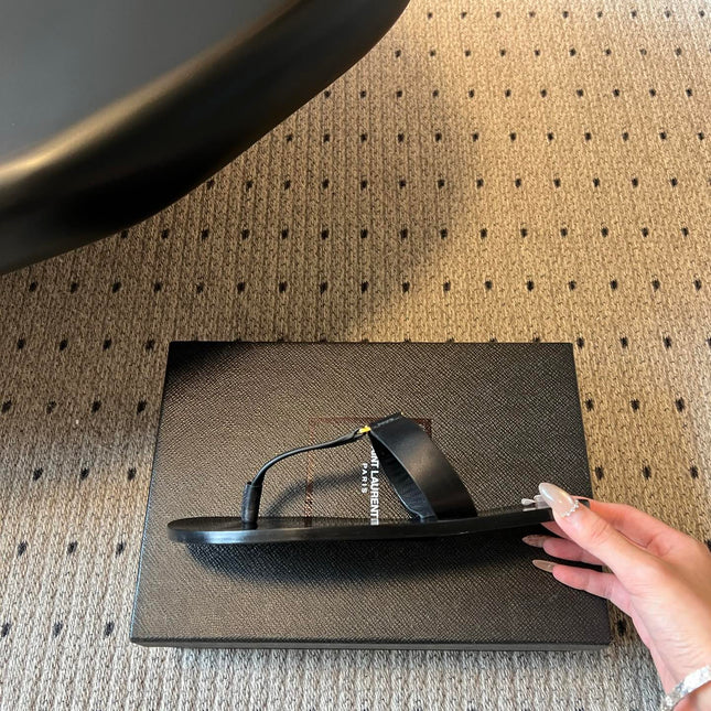 YSL 26S THONG SANDALS IN BLACK CALFSKIN