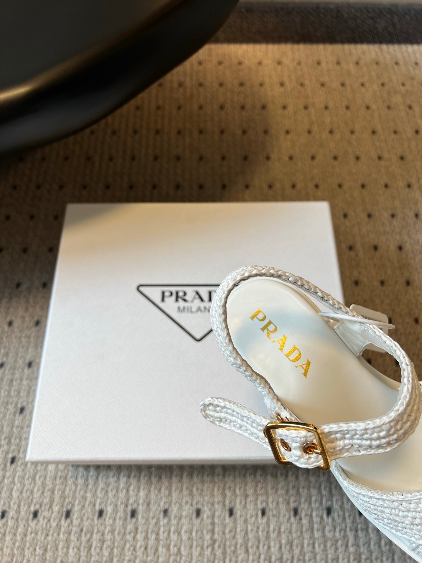 PRADA 26S BLOCK HEEL SANDALS 85MM IN WHITE RAFFIA AND CALFSKIN
