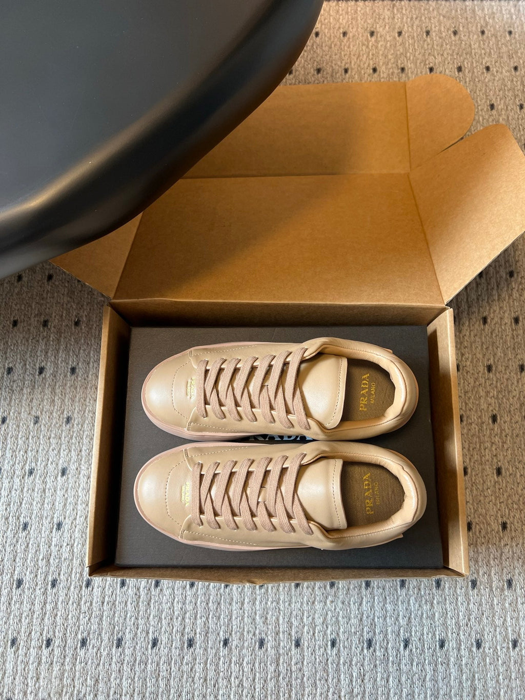 PRADA 26S LACE UP SNEAKERS 40MM IN BEIGE CALFSKIN