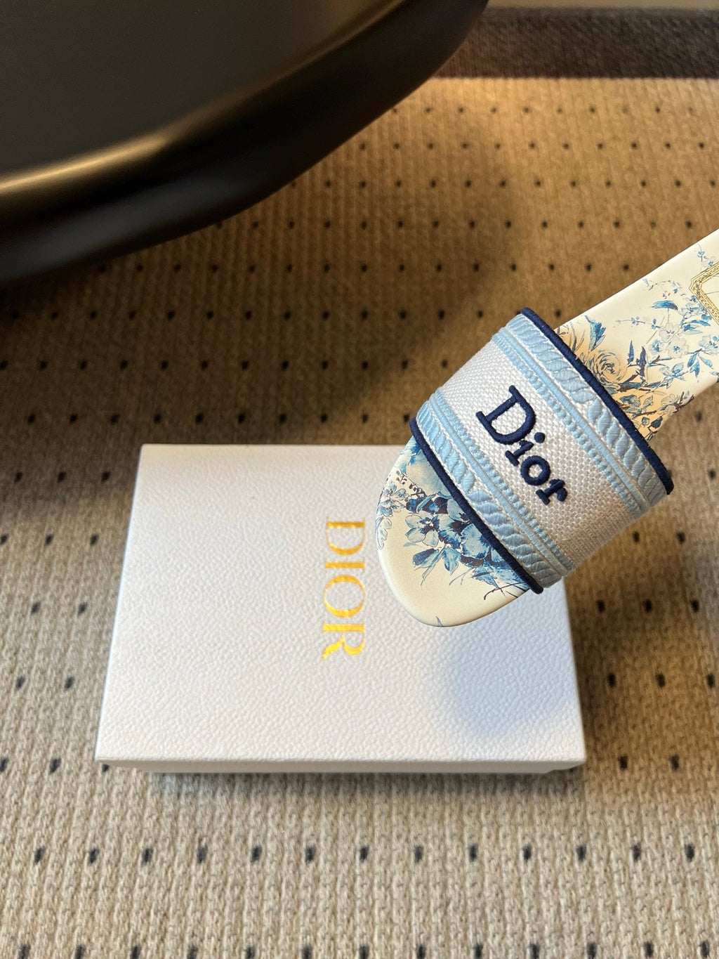 DIOR 26S SLIDES DWAY IN WHITE BLUE EMBROIDERED CANVAS WITH LOGO & FLORAL PRINT FOOTBED