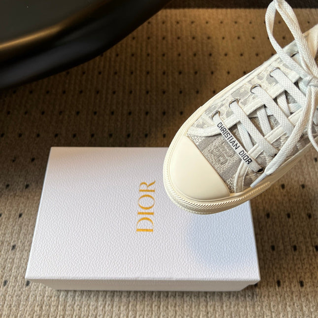 DIOR 26S LOW-TOP SNEAKER 50MM IN LIGHT GREY OBLIQUE EMBROIDERED CANVAS