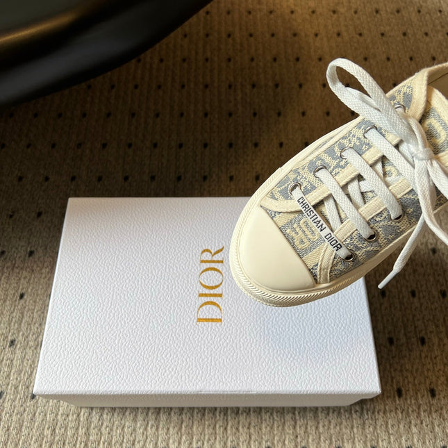 DIOR 26S LOW-TOP SNEAKER 50MM IN BLUE AND BEIGE OBLIQUE EMBROIDERED CANVAS
