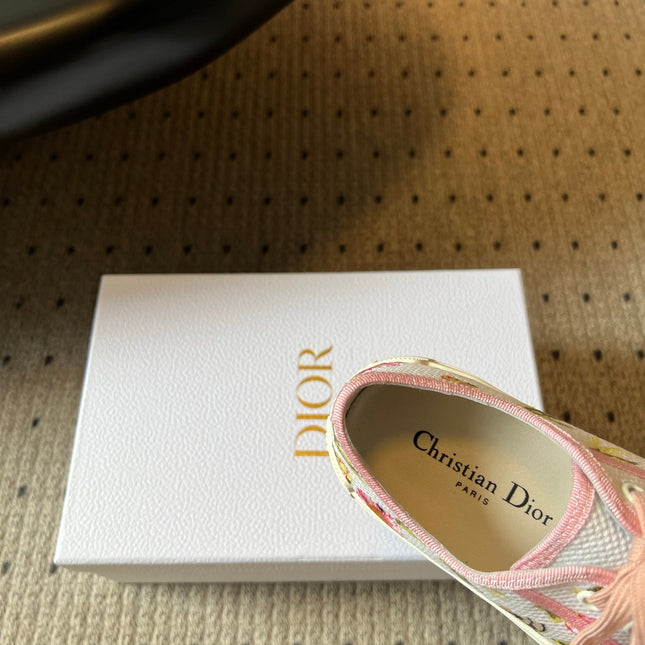 DIOR 26S LOW-TOP SNEAKER 50MM IN WHITE AND PINK EMBROIDERED CANVAS