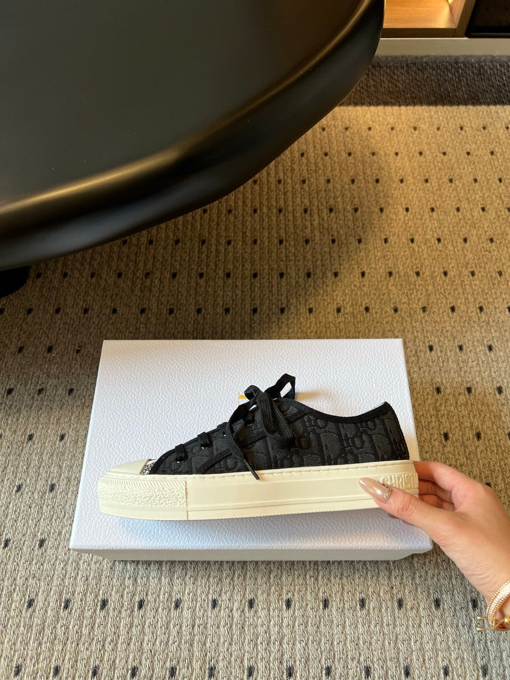 DIOR 26S LOW-TOP SNEAKER 35MM IN BLACK OBLIQUE EMBROIDERED CANVAS
