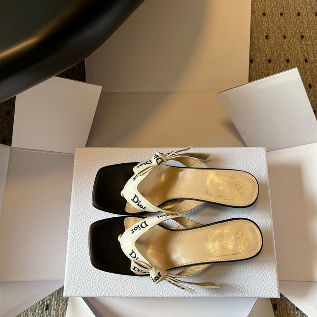 DIOR 26S HIGH-HEEL THONG SANDAL 35MM IN BEIGE EMBROIDERED CANVAS AND BLACK CALFSKIN
