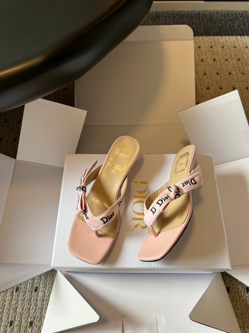 DIOR 26S HIGH-HEEL THONG SANDAL 35MM IN LIGHT PINK EMBROIDERED CANVAS AND CALFSKIN
