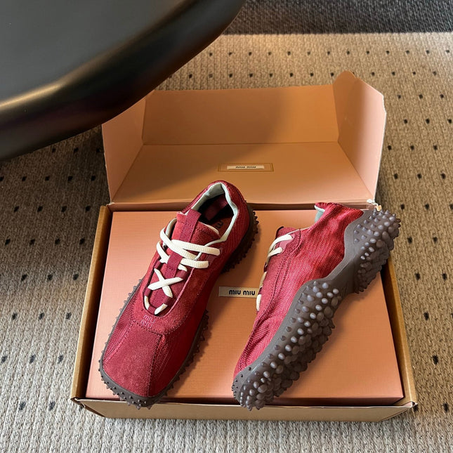 MIUMIU 26S SNEAKERS IN DARK RED SUEDE