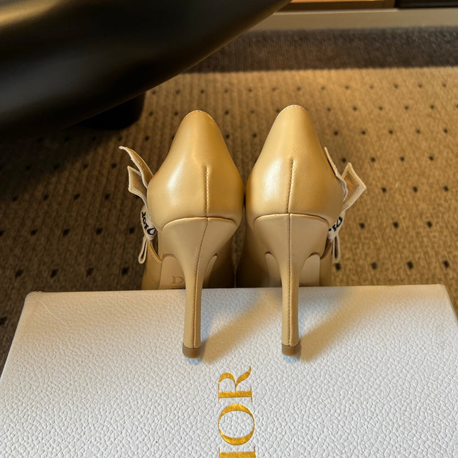 DIOR 26S POINTED-TOE PUMPS 95MM IN BEIGE CALFSKIN WITH J'ADIOR BOW
