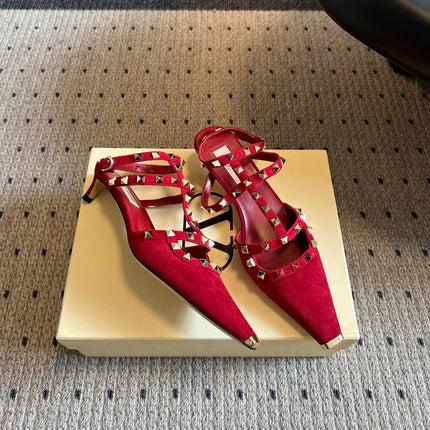 VALENTINO 26S ROCKSTUD HIGH HEELS 40 MM IN DARK RED SUEDE