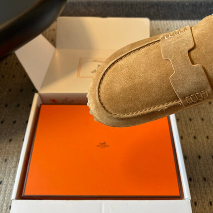 HM 26S DESTIN MULES IN CAMEL BROWN SUEDE