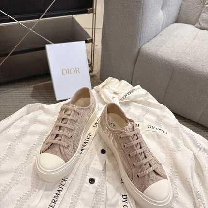 DIOR 26S SNEAKERS IN BEIGE OBLIQUE EMBROIDERED MESH