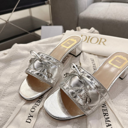DIOR 26S HEELED MULES 45 MM IN SILVER QUILTED CALFSKIN SILVER HARDWARE