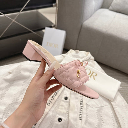 DIOR 26S HEELED MULES 45 MM IN LIGHT PINK QUILTED CALFSKIN GOLD HARDWARE