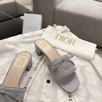 DIOR 26S HEELED MULES 45 MM IN LIGHT GREY QUILTED CALFSKIN SILVER HARDWARE