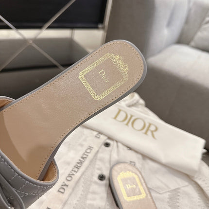 DIOR 26S FLAT MULES IN LIGHT GREY QUILTED CALFSKIN SILVER HARDWARE