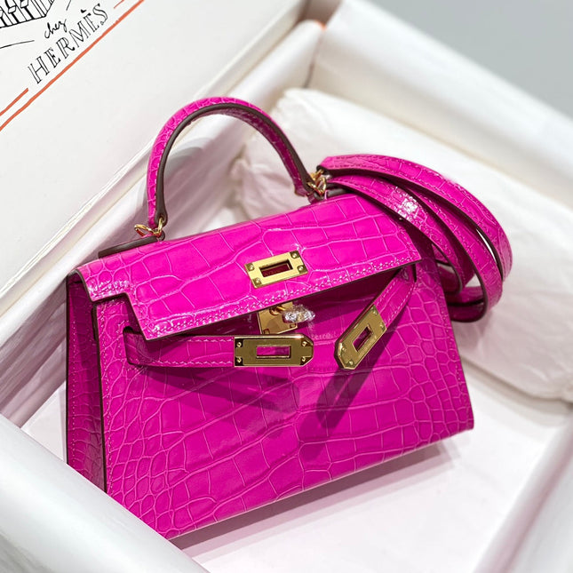 HERMES 25S MINI KELLY 19 IN DEEP MAGENTA CALFSKIN GOLD HARDWARE