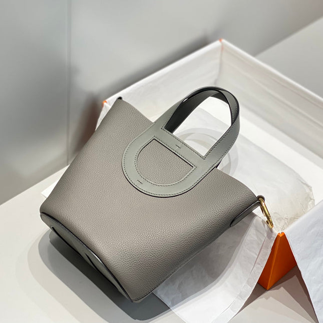 HERMES 25S IN THE LOOP 18 IN ETOUPE CALFSKIN GOLD HARDWARE