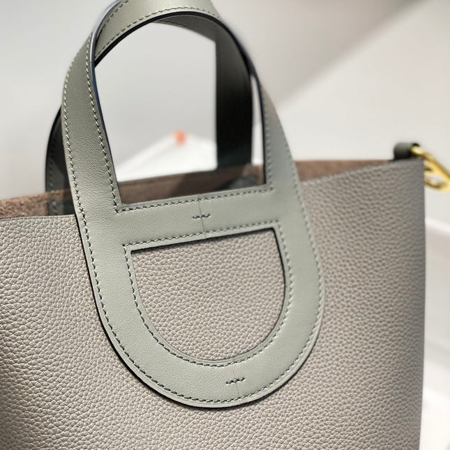 HERMES 25S IN THE LOOP 18 IN ETOUPE CALFSKIN GOLD HARDWARE