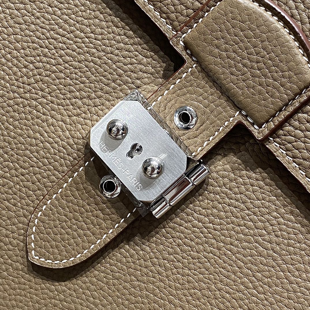 SAC A DEPECHES LIGHT 38 IN ELEZAN TOGO CALFSKIN