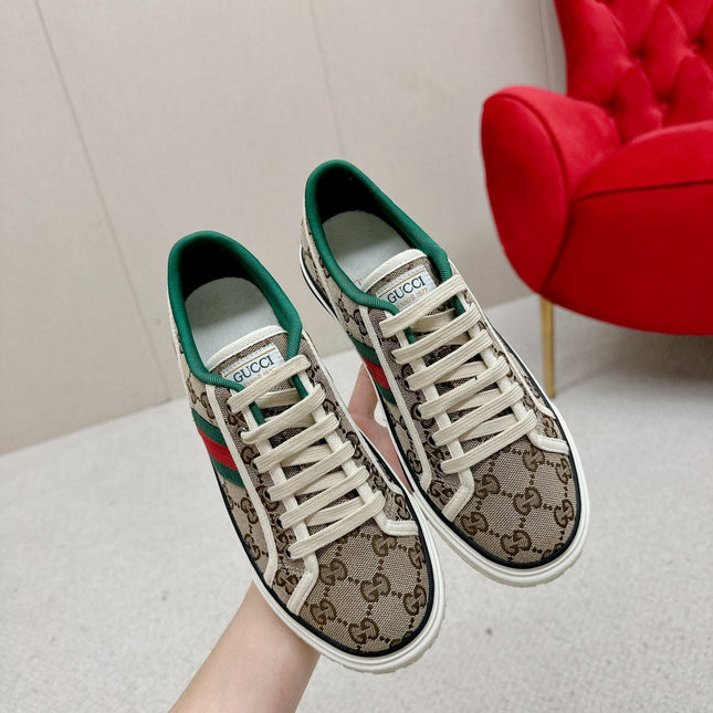 GUCCI 26S LOW TOP SNEAKERS IN BEIGE EBONY CANVAS STYLE 11
