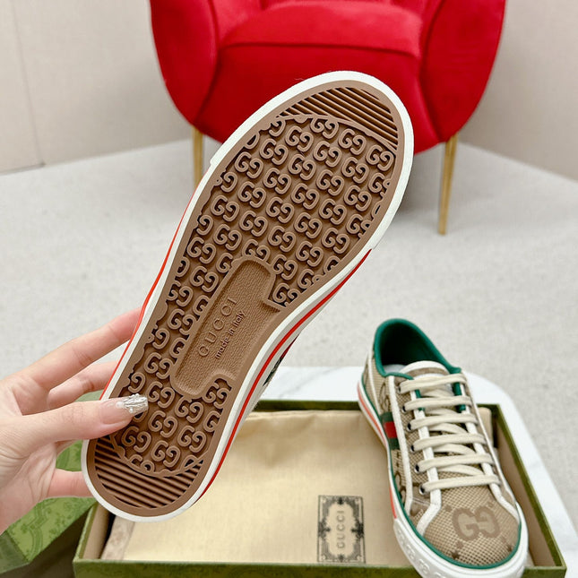GUCCI 26S LOW TOP SNEAKERS IN BROWN CANVAS STYLE 23