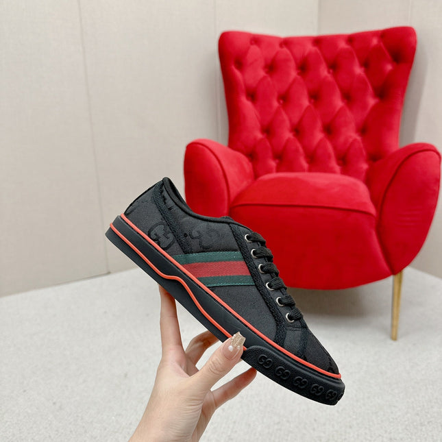 GUCCI 26S LOW TOP SNEAKERS IN BLACK CANVAS STYLE 22